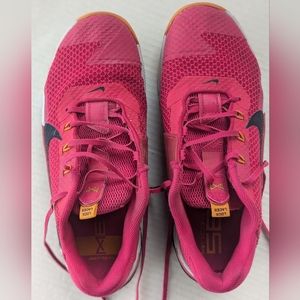 Nike Women's Metcon 7 Training Shoes Pink size 9